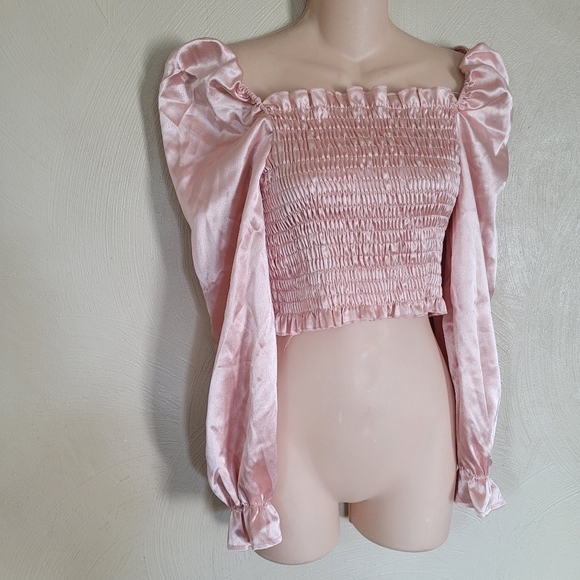 Shein Pink Cropped Blouse with Puff Sleeve Size Women's 4 NEW - Picture 4 of 8